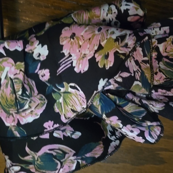 Floral V-Neck Ruffle Dress - Black and Pink - Picture 7 of 9